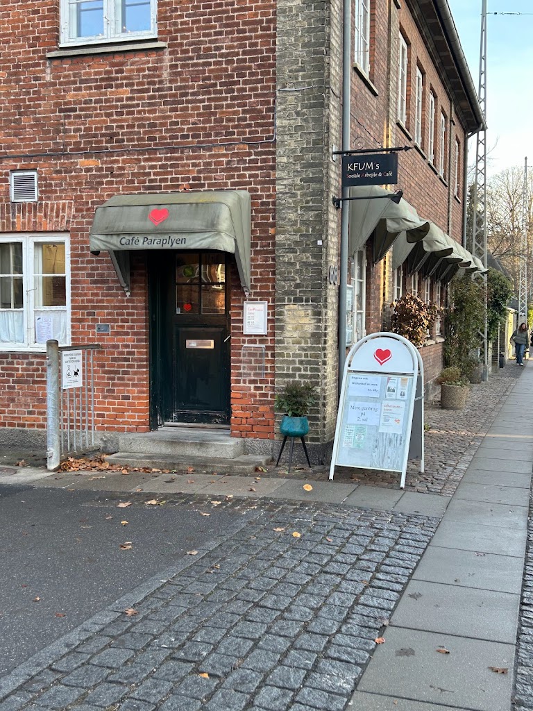 cafe-paraplyen-1.jpeg