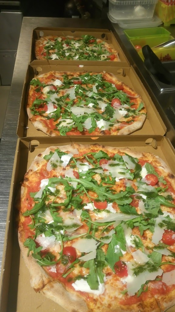 la-tradizionale-pizzeria-10.jpeg