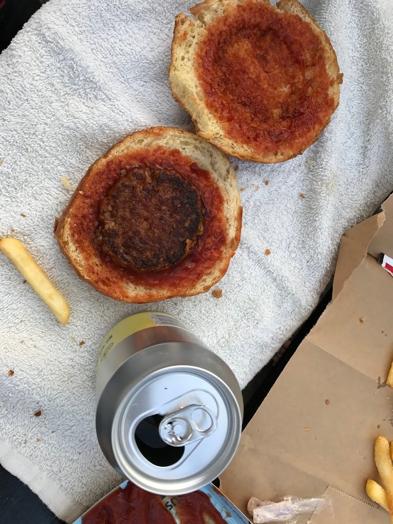 miss-mums-burger-house-7.jpeg