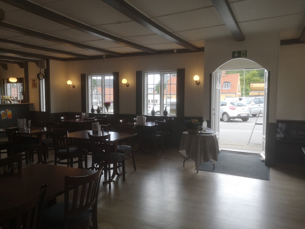 cafe-mee-og-sportsbar-3.jpeg