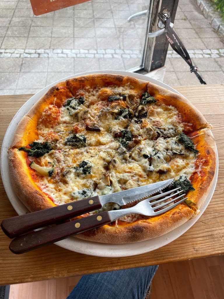 casa-de-la-pizza-17.jpeg