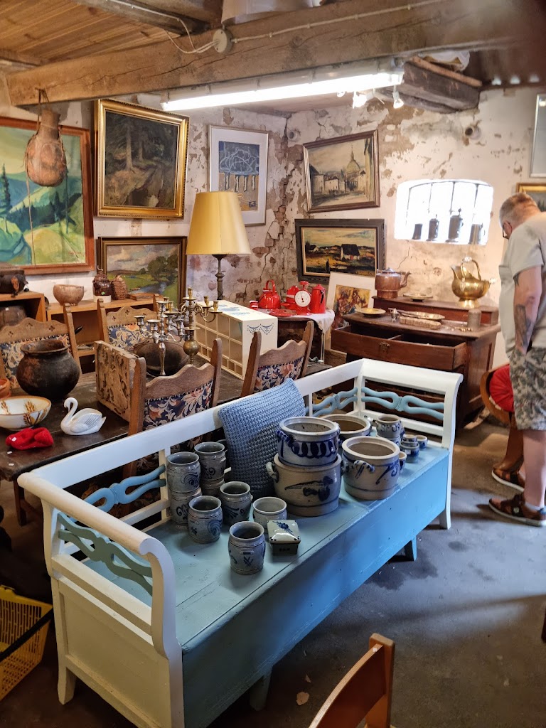 oles-recycled-and-antique-market-3.jpeg