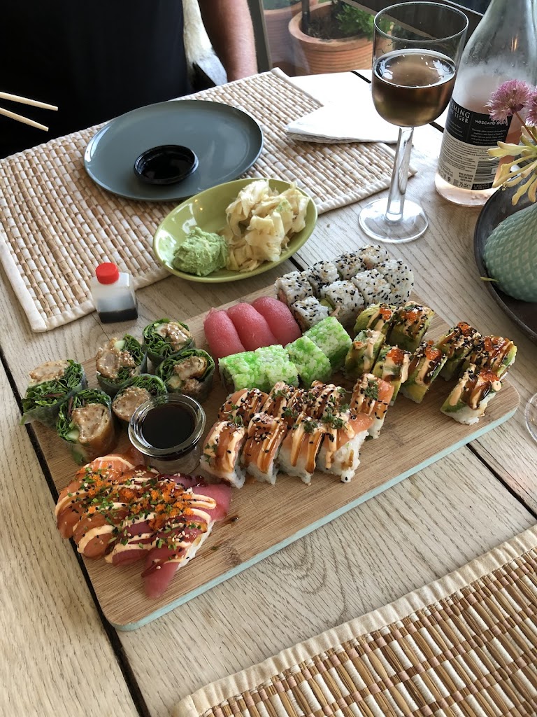 susukisushirestaurant-4.jpeg