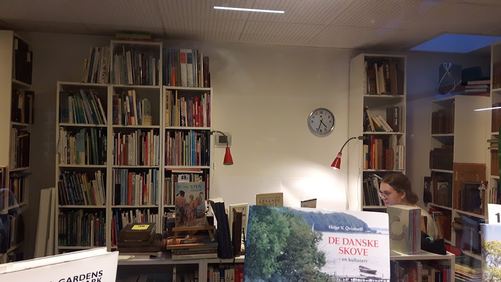 danish-antiquarian-bookshop-11.jpeg