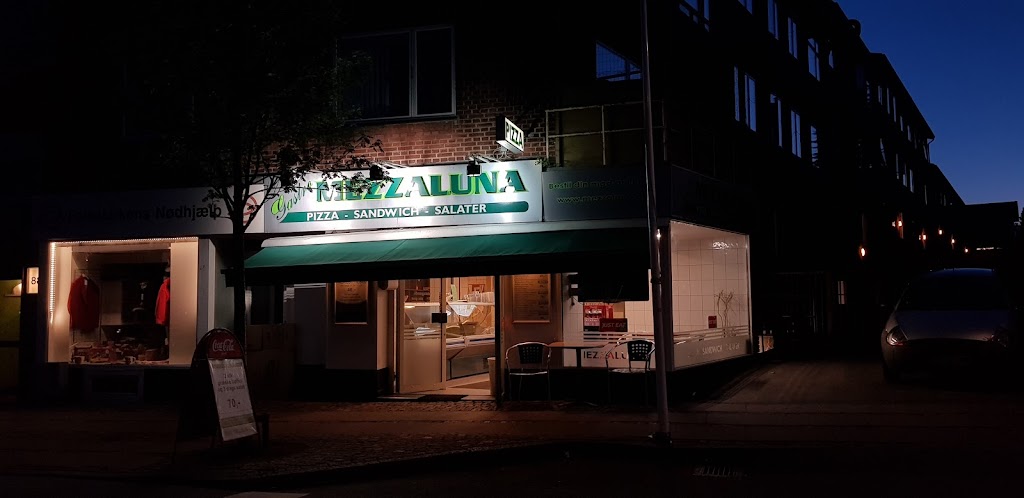 mezzaluna-7.jpeg