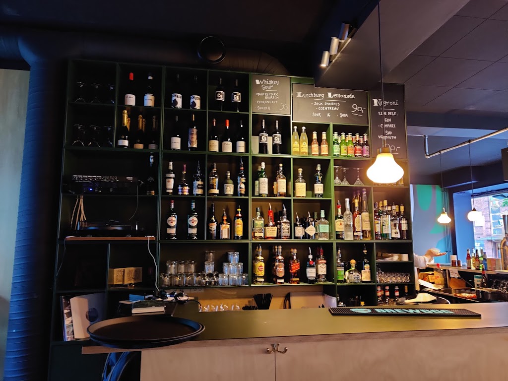 oles-hus-kaffe-vinbar-3.jpeg