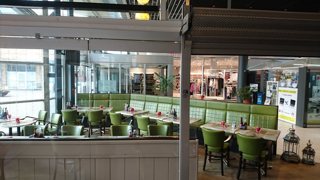 cafe-de-lune-8.jpeg