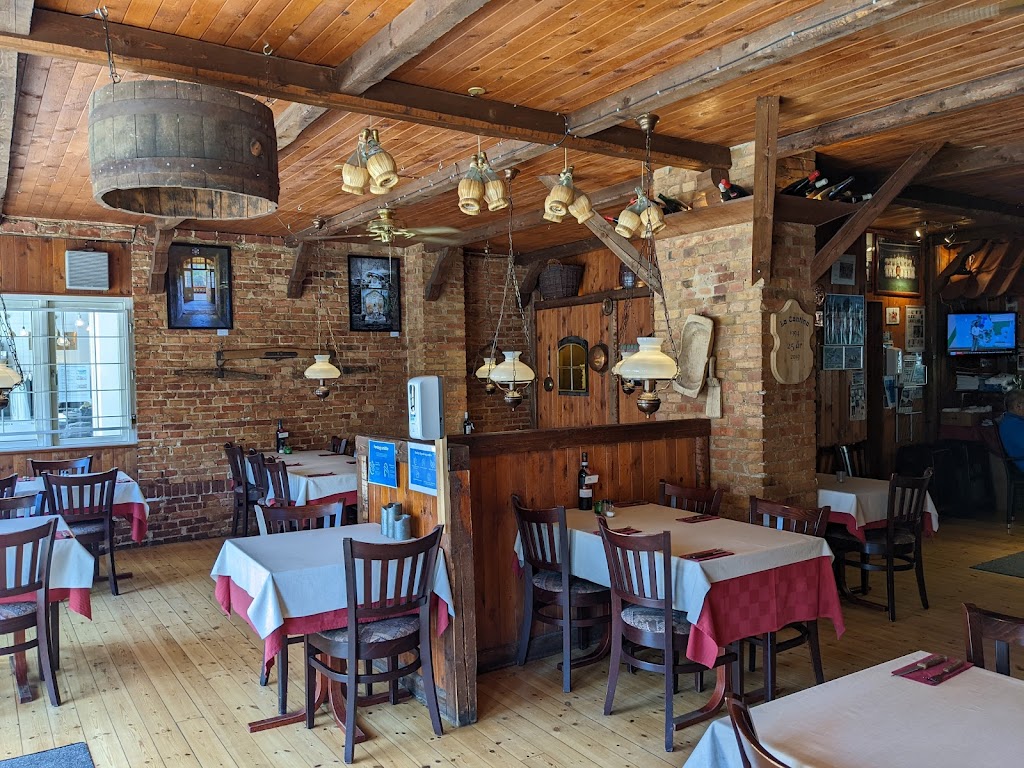 la-cantina-1.jpeg