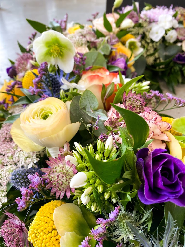flowers-by-hand-v-sofie-frey-4.jpeg