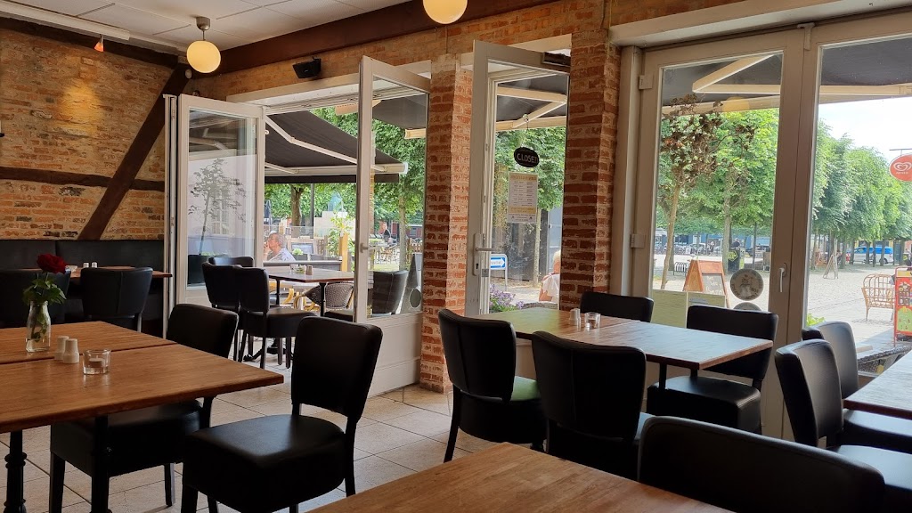 cafe-chaplin-6.jpeg