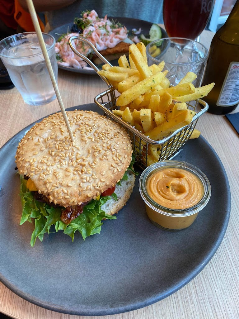 cafe-kaiser-2.jpeg