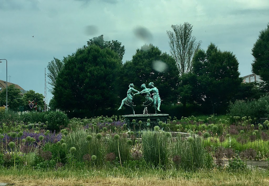 dancers-fountain-13.jpeg