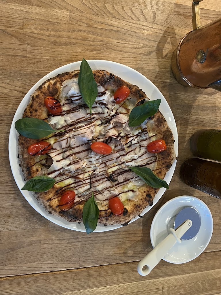 pizzeria-la-piazza-15.jpeg