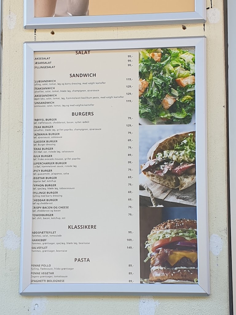 typhons-burger-14.jpeg
