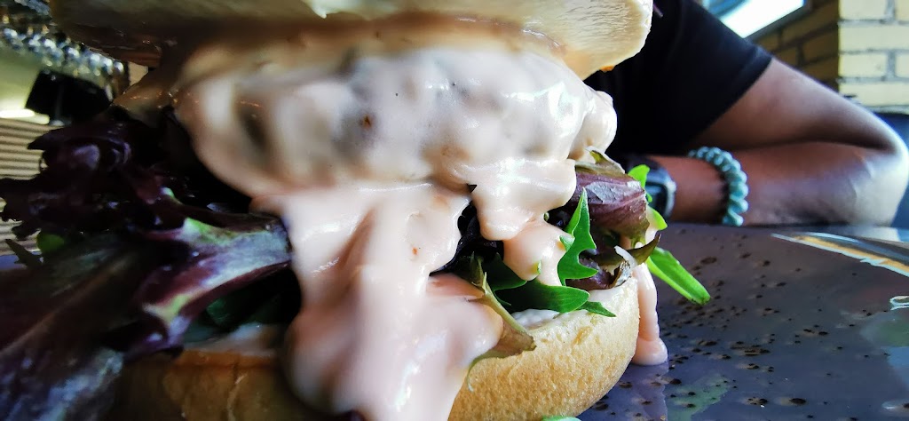 typhons-burger-17.jpeg