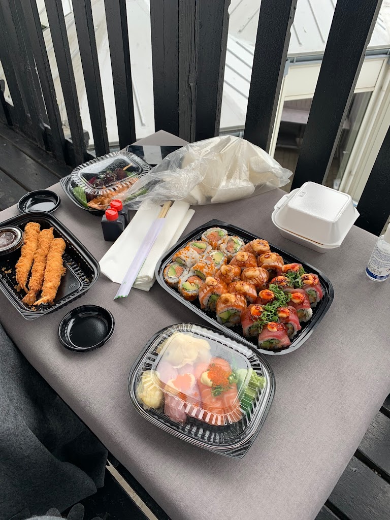 unki-sushi-2.jpeg
