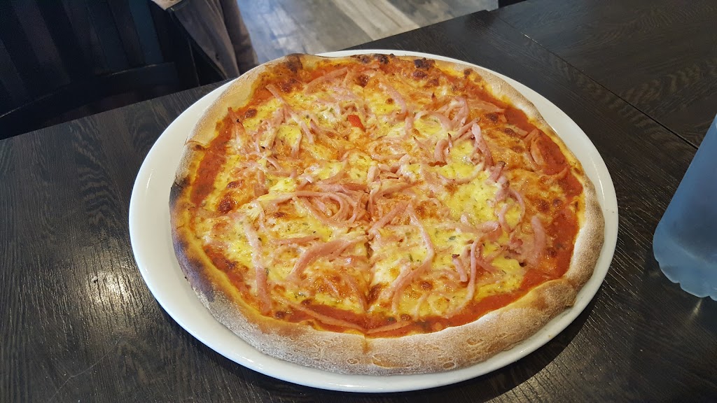 hjortens-pizzaria-cafe-6.jpeg