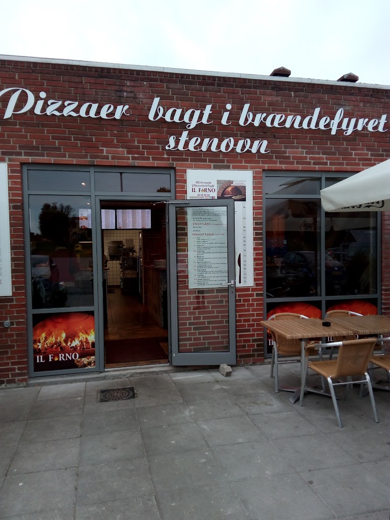 il-forno-pizza-restaurant-16.jpeg