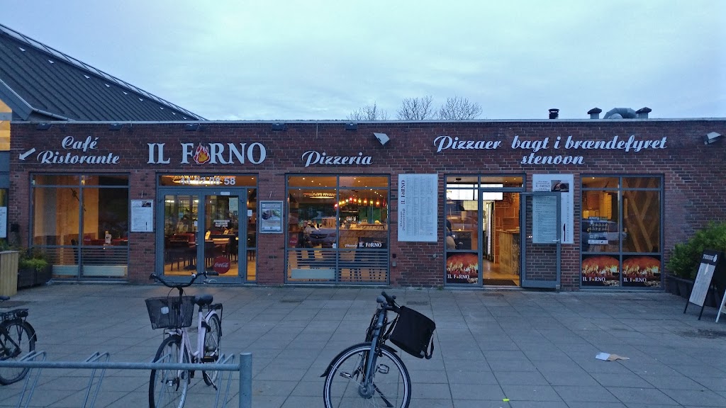 il-forno-pizza-restaurant-8.jpeg