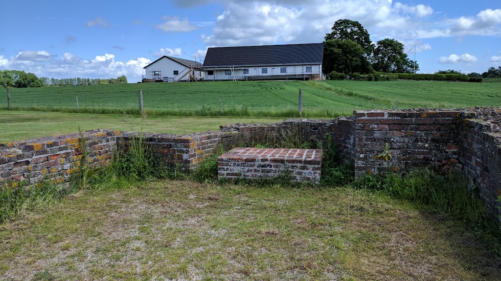 aebelholt-abby-ruins-15.jpeg