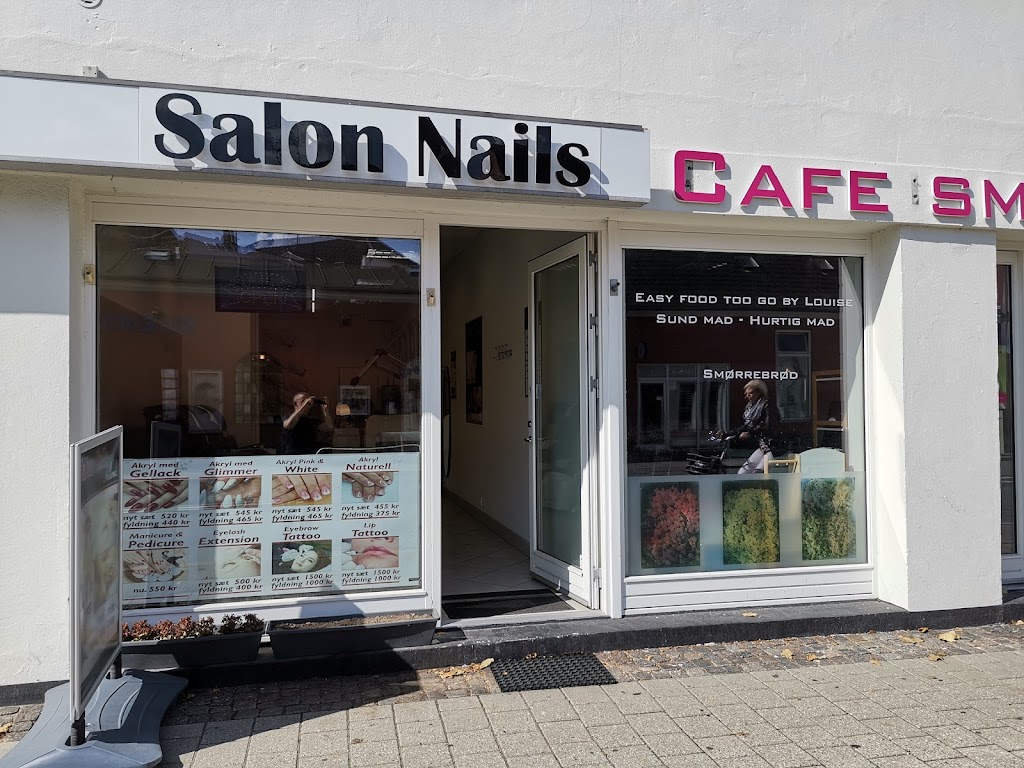 salon-nails-7.jpeg