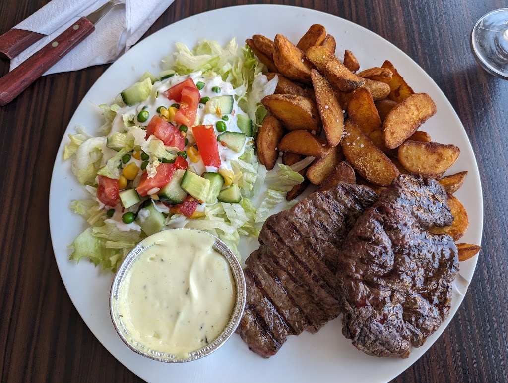 mama-olgas-pizzaria-steakhouse-5.jpeg