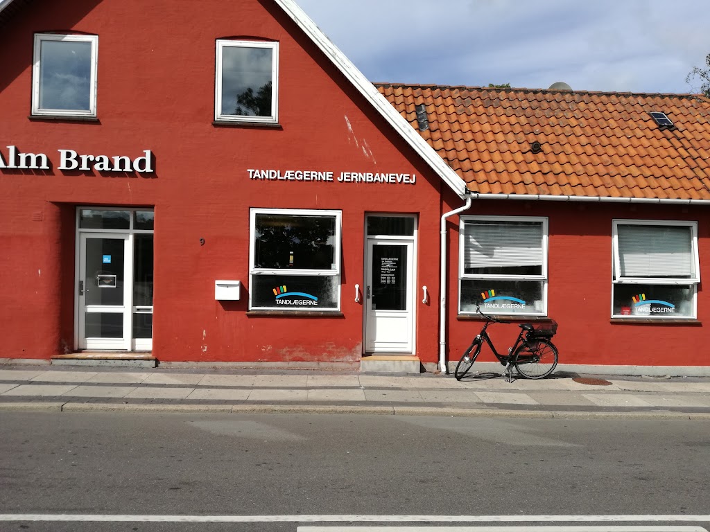 tandlaegerne-jernbanevej-1.jpeg