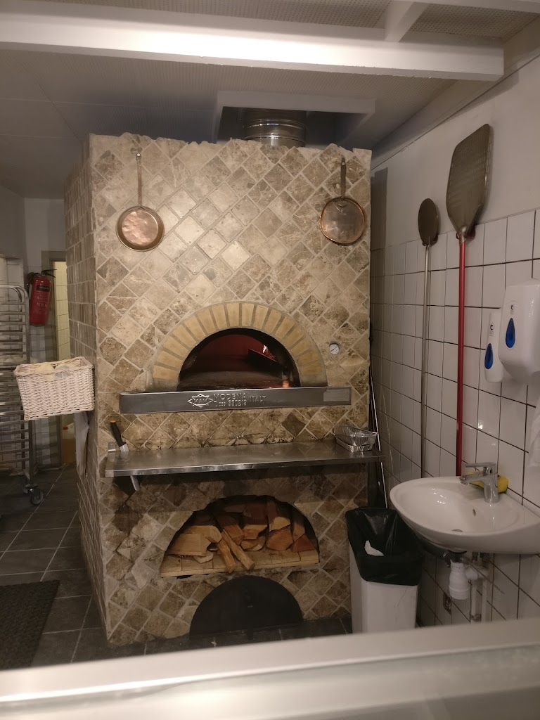 pizza-naples-18.jpeg