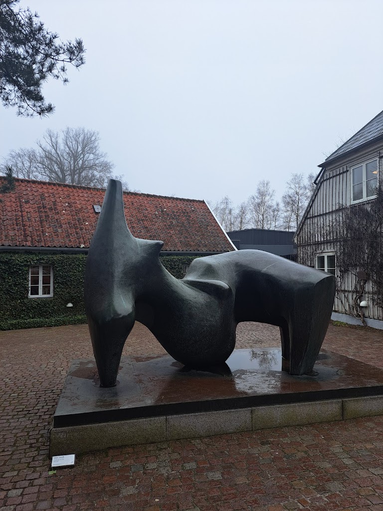 sculpture-reclining-woman-0.jpeg