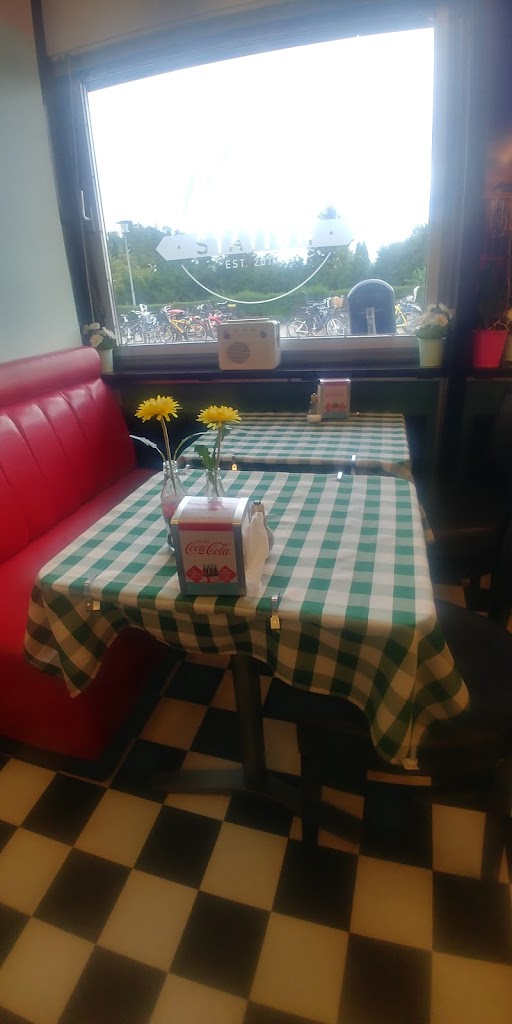 burger-station-9.jpeg