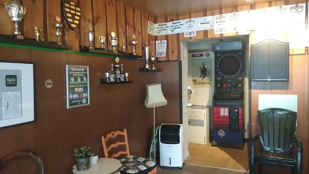 cleyton-dart-pub-12.jpeg