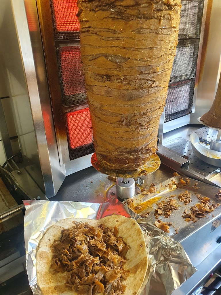konya-slagter-shawarma-haus-by-mehmet-iscan-1.jpeg