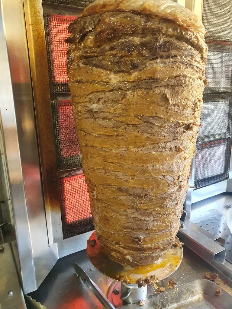konya-slagter-shawarma-haus-by-mehmet-iscan-11.jpeg