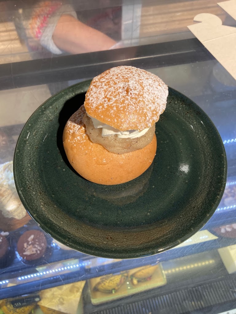 r-bakery-13.jpeg