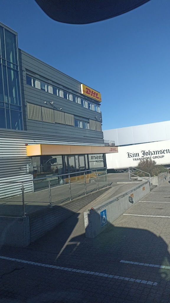 dhl-express-pakkeshopdhl-express-kastrup-17.jpeg