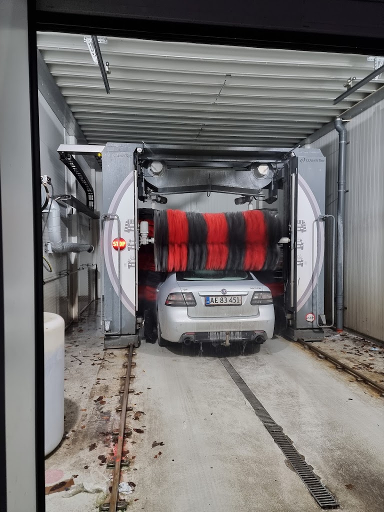 elkjaer-group-tesla-approved-bodyshop-14.jpeg