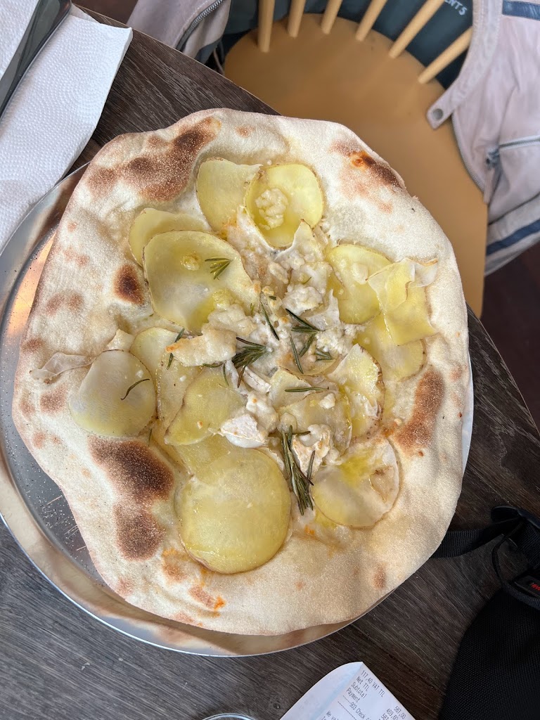 gorms-pizza-terminal-3-2.jpeg