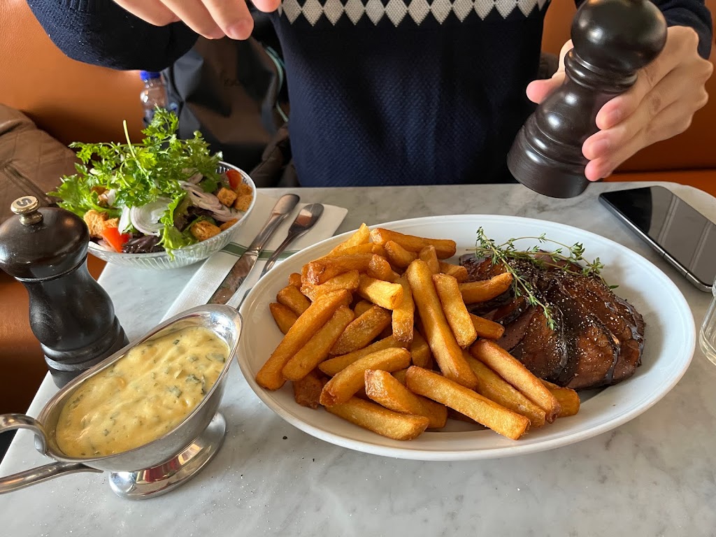 bistro-royal-1.jpeg
