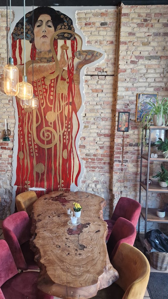 cafe-klimt-2.jpeg