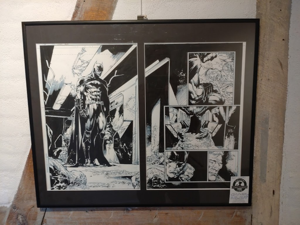 comicgarden-galleri-cafe-1.jpeg