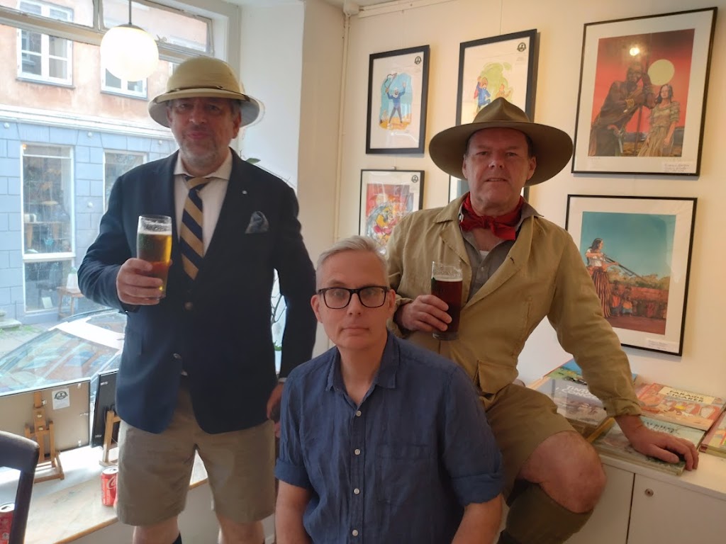 comicgarden-galleri-cafe-16.jpeg