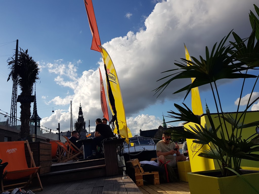 kayak-bar-18.jpeg