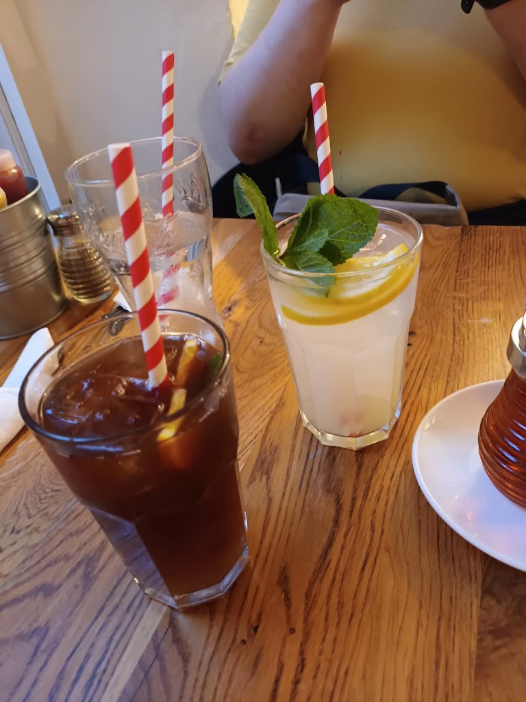 the-midwestern-diner-10.jpeg