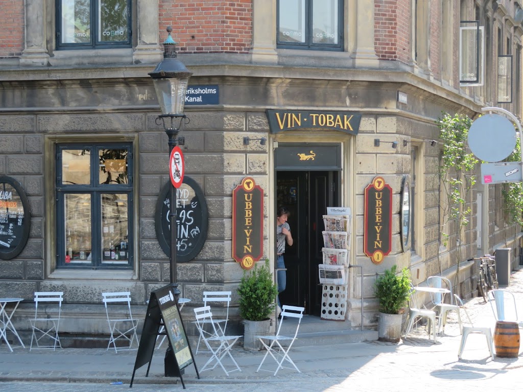 ubbes-vinhandel-wine-bar-11.jpeg