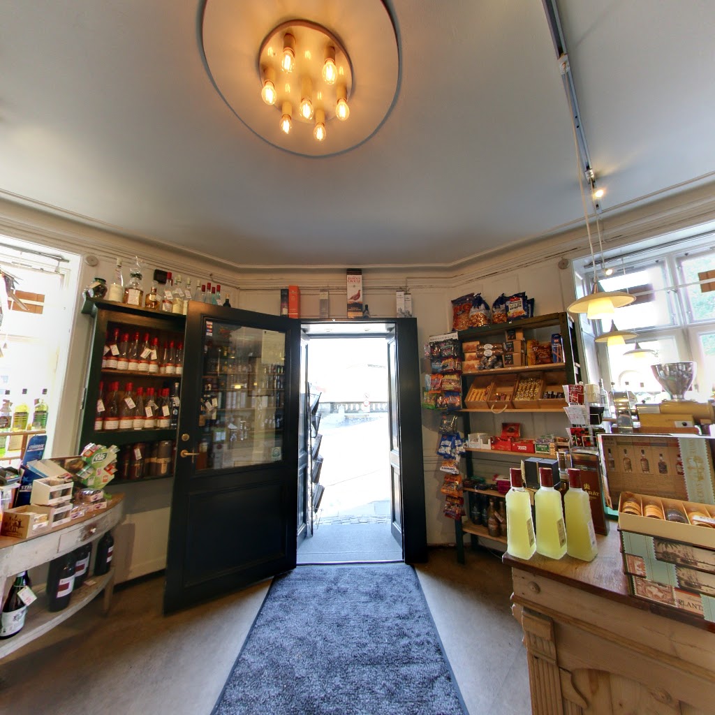ubbes-vinhandel-wine-bar-4.jpeg