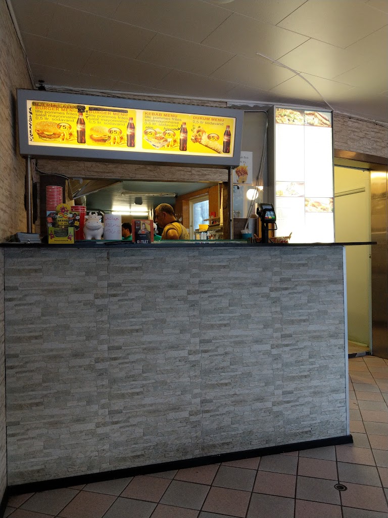byens-pizzeria-kebabhouse-10.jpeg