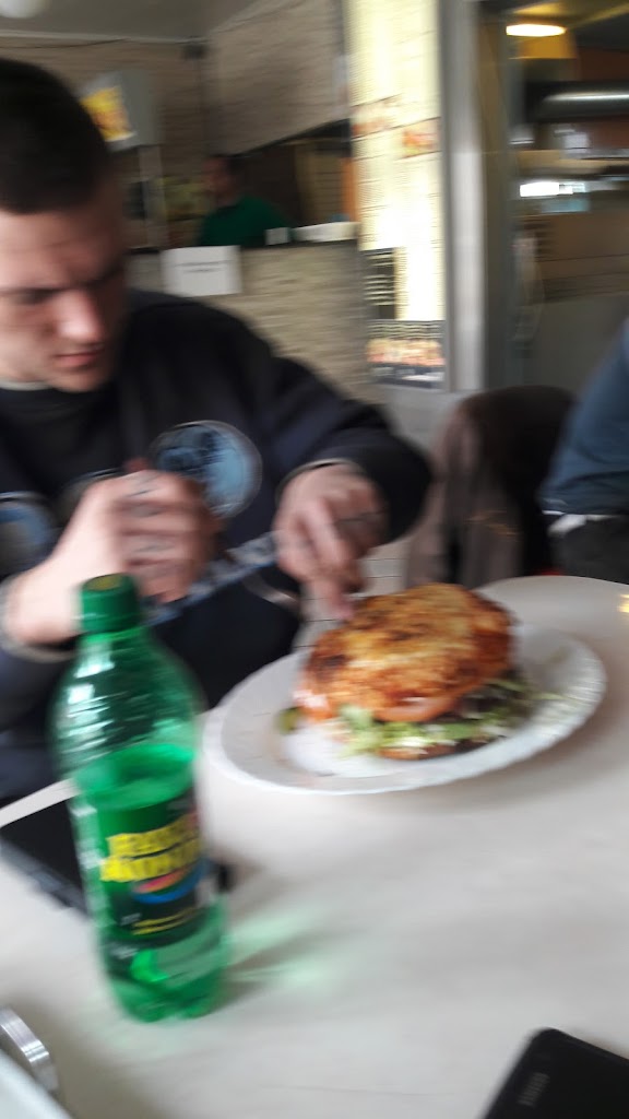 byens-pizzeria-kebabhouse-18.jpeg
