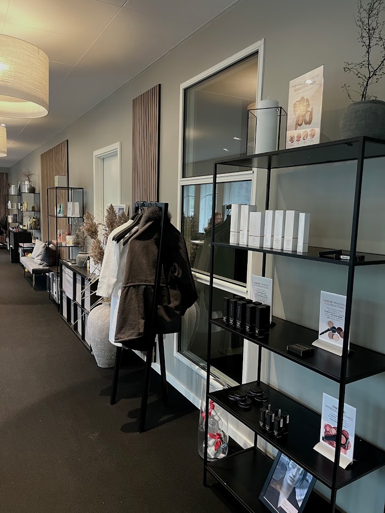 insight-cosmetics-group-8.jpeg