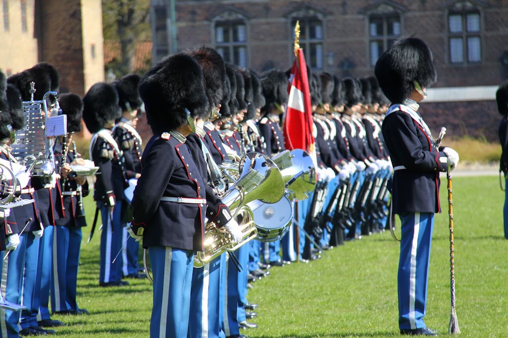 the-royal-guard-16.jpeg