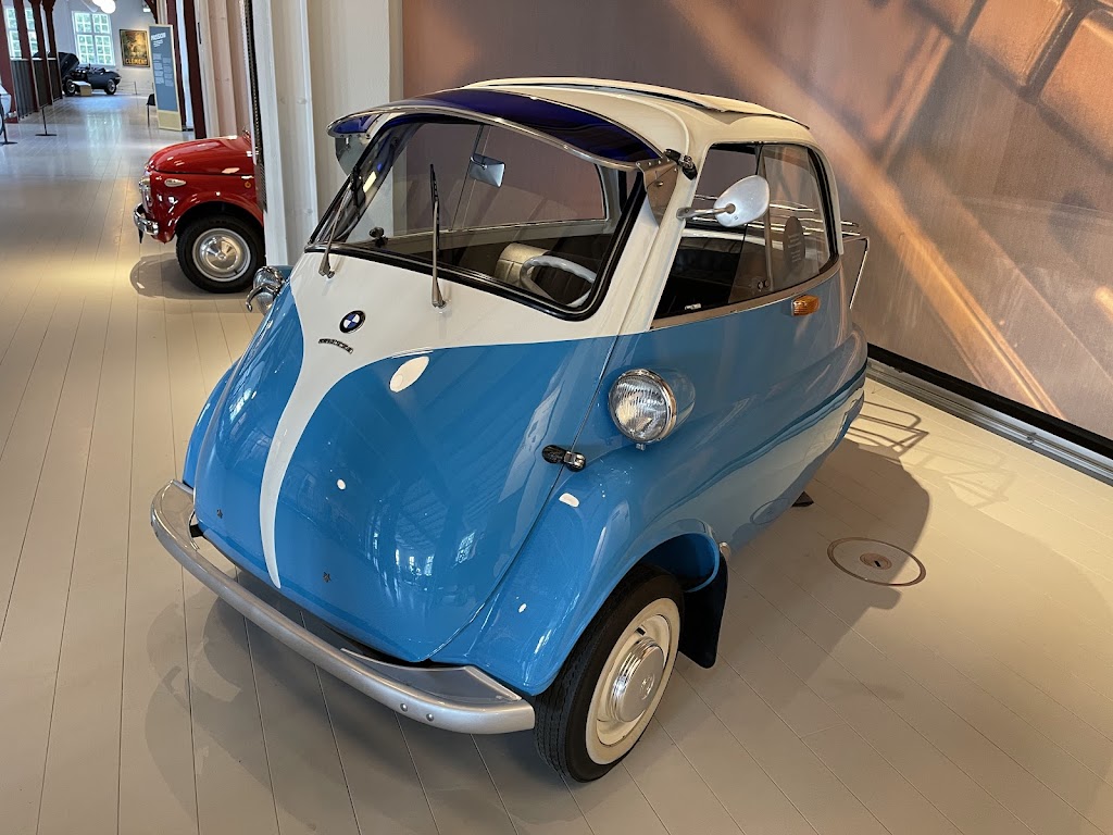 classic-car-house-16.jpeg